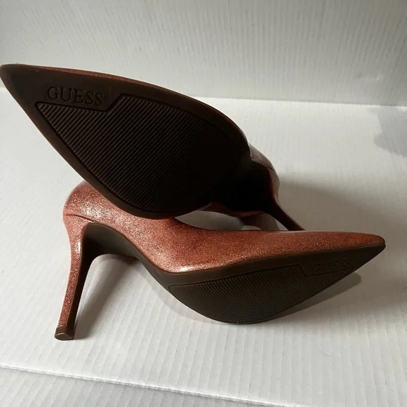 GUESS- Pointed Heel Sparkly Rose Gold Heels Size 9 - Picture 2 of 6